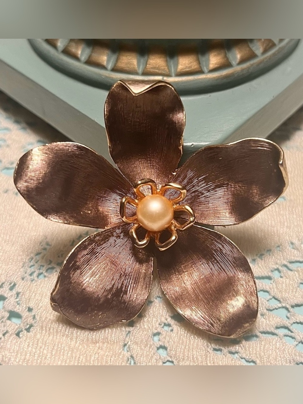 Vtg Kramer Signed Brushed Gold 3D Dogwood Flower Pearl Brooch Pin 2.5"